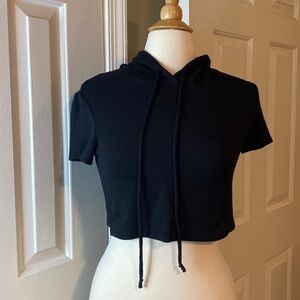 Cropped Black Hoodie Short Sleeved Shirt Size Medium in Like New Condition